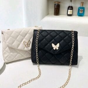 Bolso Crossbody Acolchado con Cadena y Mariposa
